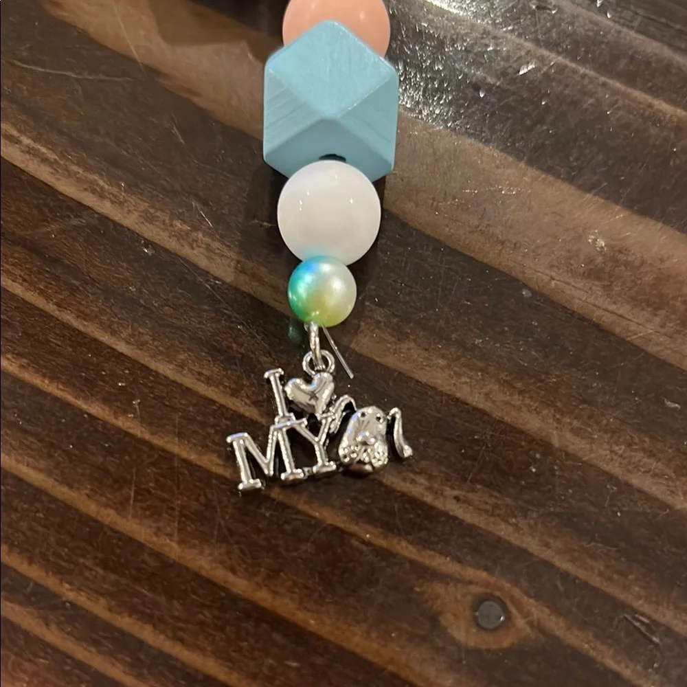 I love my dog Beaded Accessory, keychain, backpack or purse charm with Clip - Picture 3 of 3